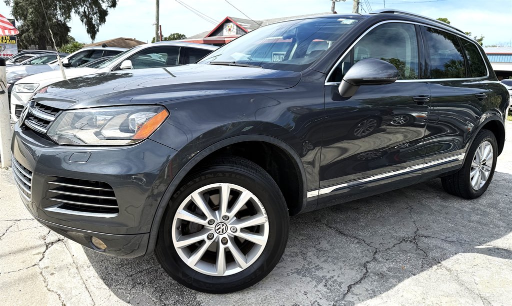 2014 Volkswagen Touareg Sport