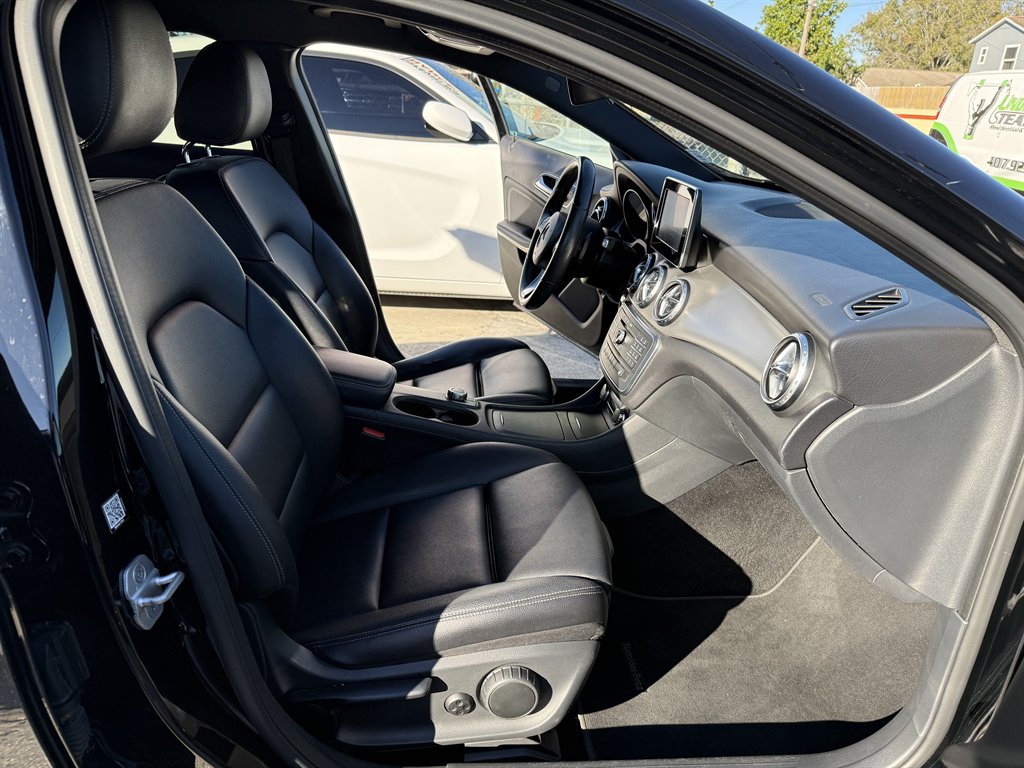 2016 Mercedes-Benz GLA-Class GLA250 - Photo 14