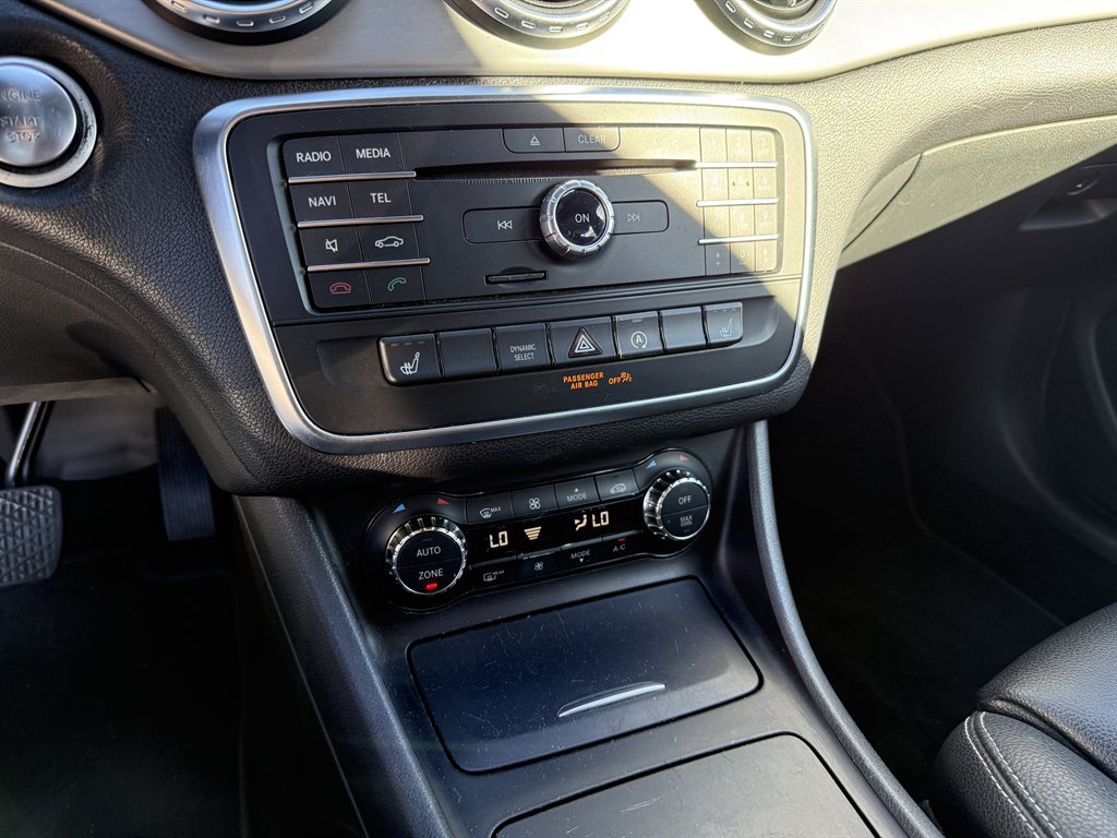 2016 Mercedes-Benz GLA-Class GLA250 - Photo 12